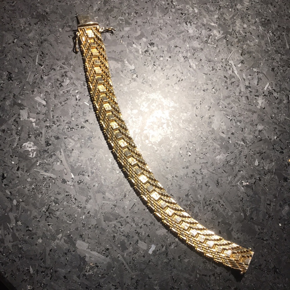 Heavy and bold gold plated bracelet with link